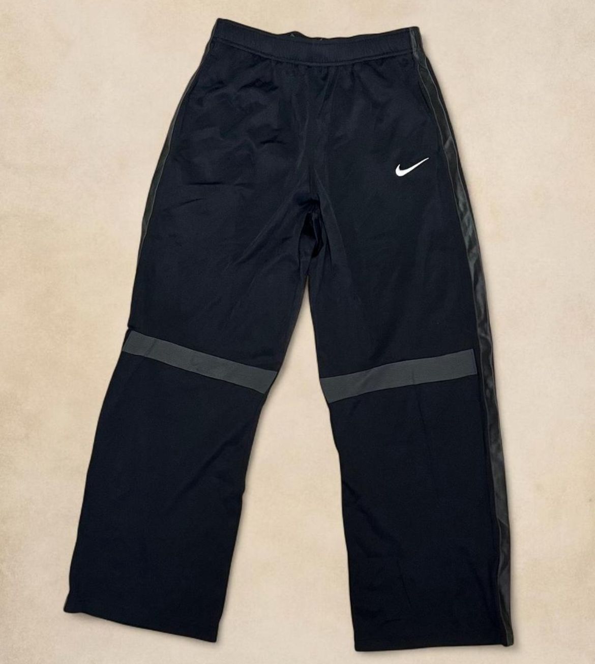 Baggy Nike Joggers (L)